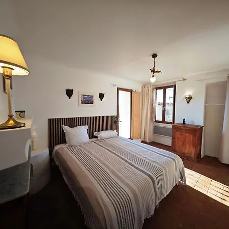 Holiday home Le Portail D'airain *