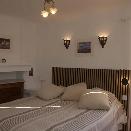 Holiday home Le Portail D'airain